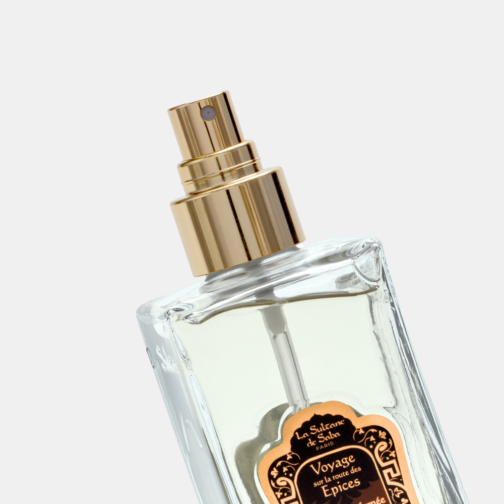 Парфюмированный увлажняющий спрей для тела La Sultane de Saba Амбра, Ваниль и Пачули, 200 мл